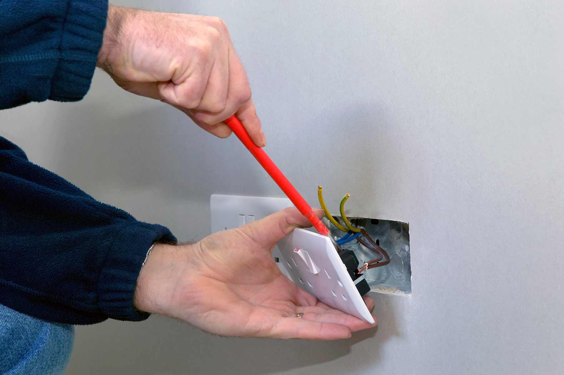 Our electricians can install plug sockets for domestic and commercial proeprties in West Ham and the local area. 